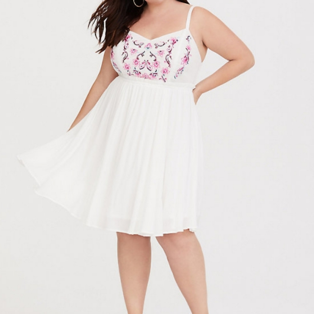 TORRID Embroidered Gauze Pretty Mini Dress (White)